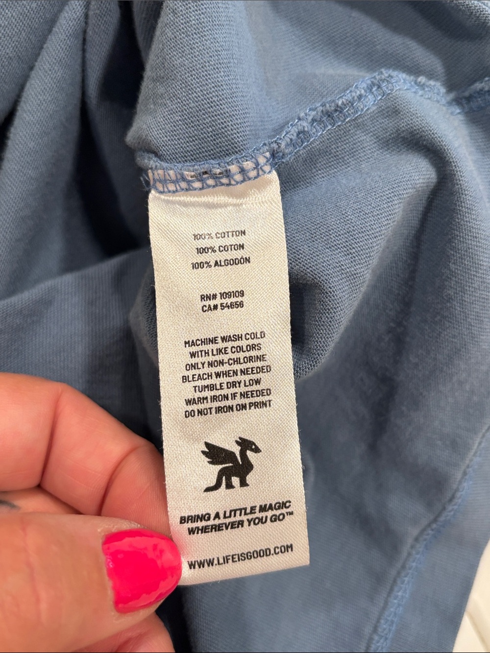 Life Is Good Short-Sleeve Cropped Tee in Dusty Blue with Sun over Waves Graphic - Picture 5 of 7